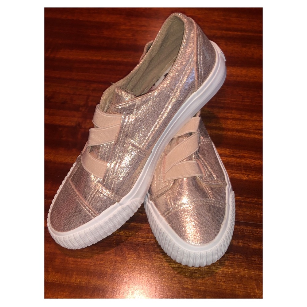 NWT Blowfish Rose Gold Sneakers